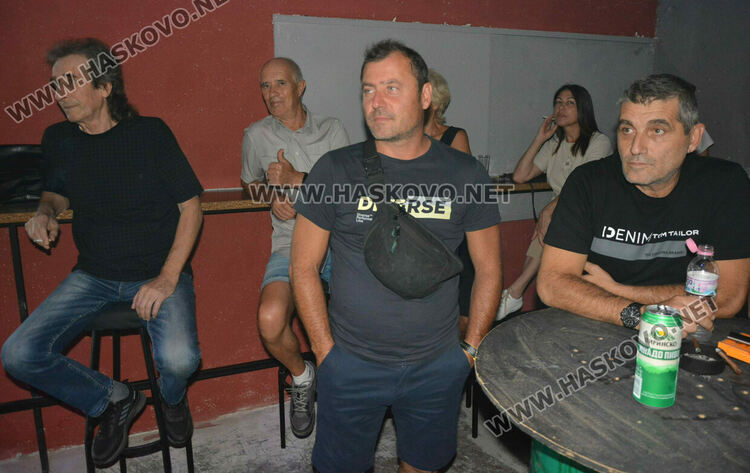 Вечер за феновете на рок музиката в Хасково