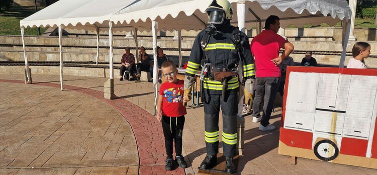 Впечатляваща демонстрация на професионални умения направиха смолянските пожарникари