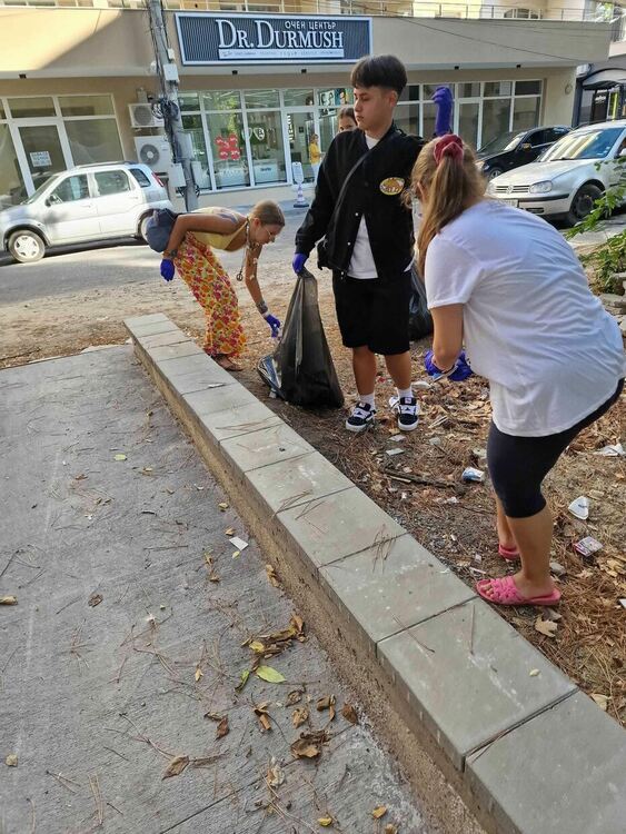 Паисиевци се включиха в кампанията "Да изчистим България заедно"