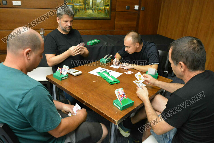 Димитровградчани спечелиха двойковия турнир по спортен бридж в Хасково