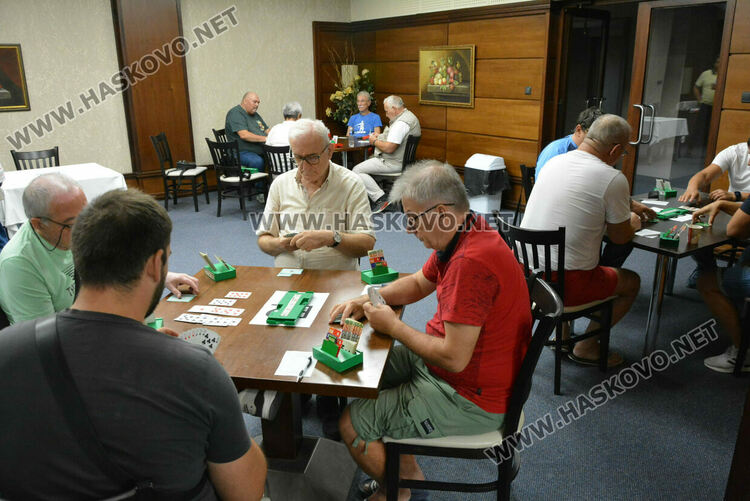 Димитровградчани спечелиха двойковия турнир по спортен бридж в Хасково