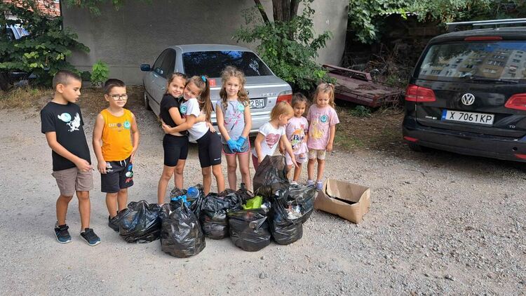 ДГ „Славейче“ се включи в инициативата „Да изчистим България заедно“