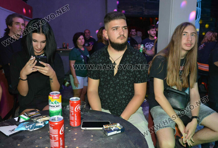 Вечер за феновете на рок музиката в Хасково