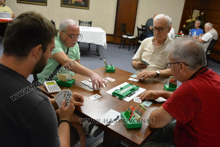 Димитровградчани спечелиха двойковия турнир по спортен бридж в Хасково
