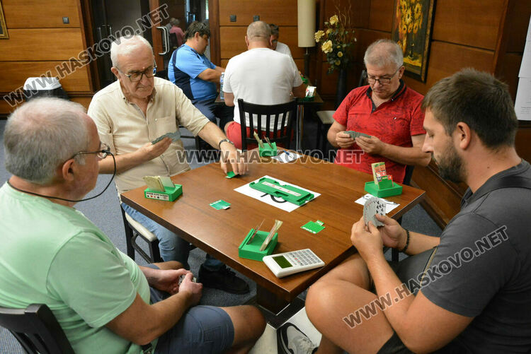 Димитровградчани спечелиха двойковия турнир по спортен бридж в Хасково