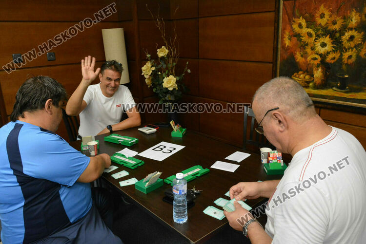 Димитровградчани спечелиха двойковия турнир по спортен бридж в Хасково
