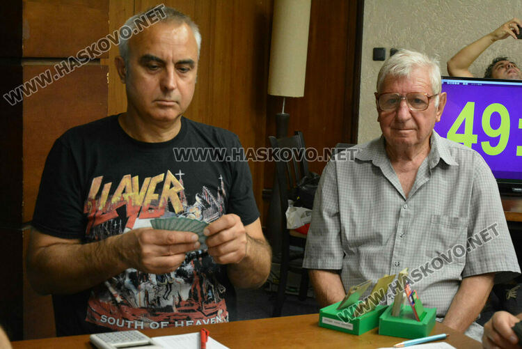 Димитровградчани спечелиха двойковия турнир по спортен бридж в Хасково