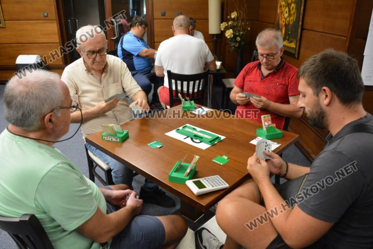 Димитровградчани спечелиха двойковия турнир по спортен бридж в Хасково