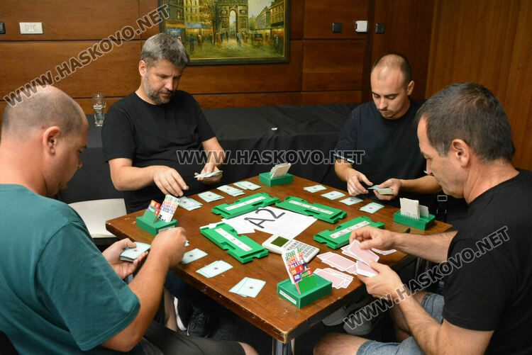Димитровградчани спечелиха двойковия турнир по спортен бридж в Хасково