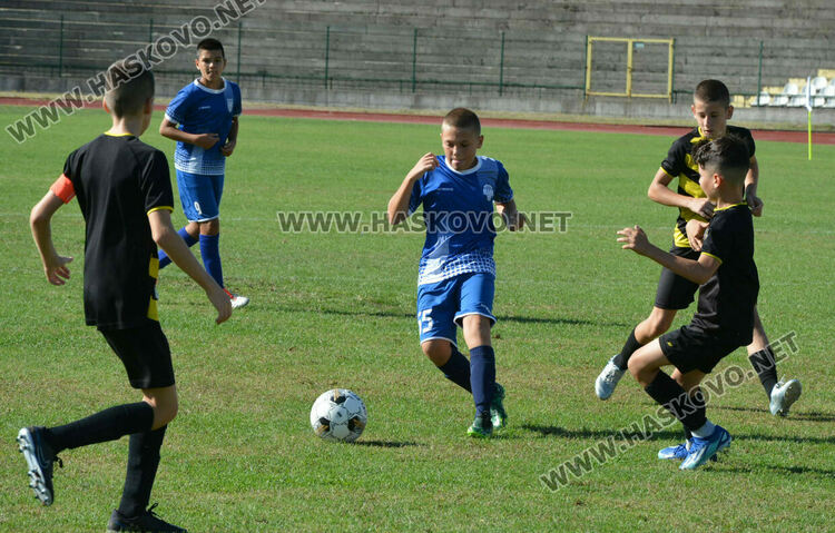 6 отбора с млади футболисти се включиха в турнира „Богомил Попов“ в Хасково