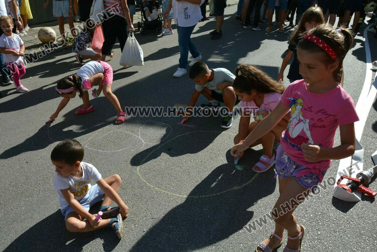 Забавления за деца на професионалния празник на пожарната
