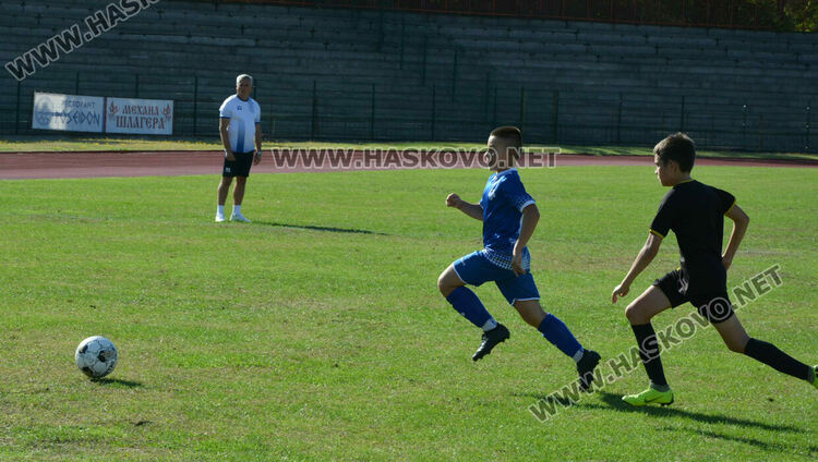 6 отбора с млади футболисти се включиха в турнира „Богомил Попов“ в Хасково