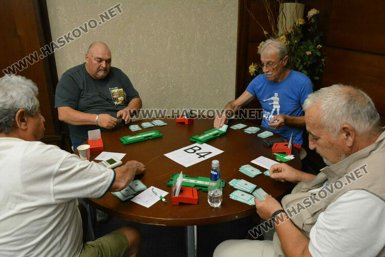 Димитровградчани спечелиха двойковия турнир по спортен бридж в Хасково