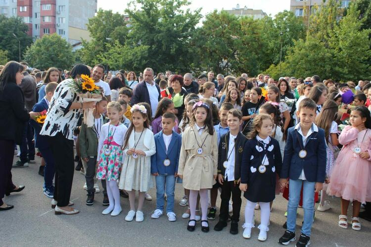 С емоции, радост и мотивация стартира учебната година в Димитровград