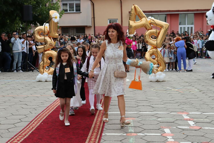 Панда посреща учениците в ОУ „Св. Климент Охридски“