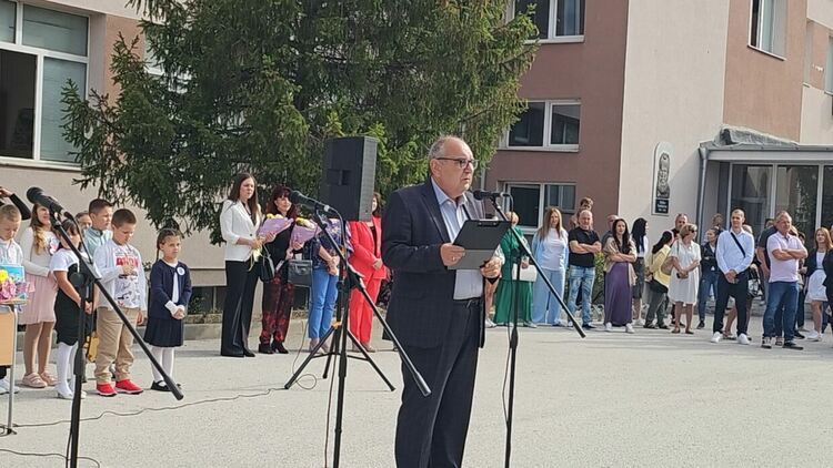 С емоции, радост и мотивация стартира учебната година в Димитровград