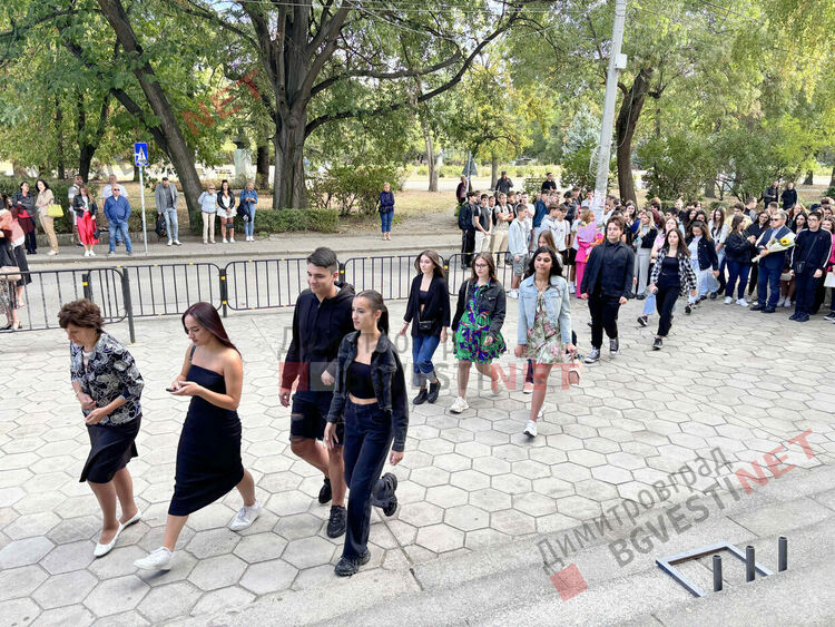 С емоции, радост и мотивация стартира учебната година в Димитровград