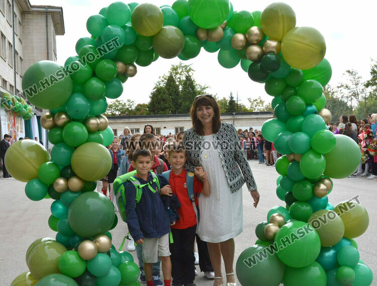 Тържествено откриха учебната година в СУ „Васил Левски“ в Хасково