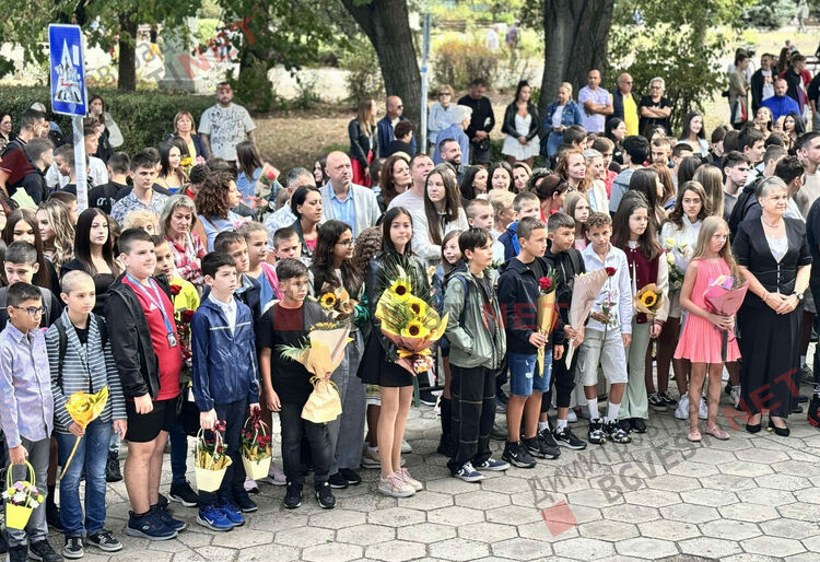 С емоции, радост и мотивация стартира учебната година в Димитровград