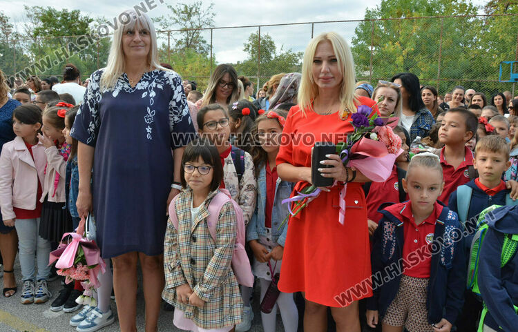 Тържествено откриха учебната година в СУ „Васил Левски“ в Хасково