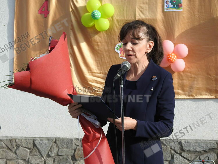 Откриха новата учебна година в „Яворов“,286 деца влязоха в класните стаи