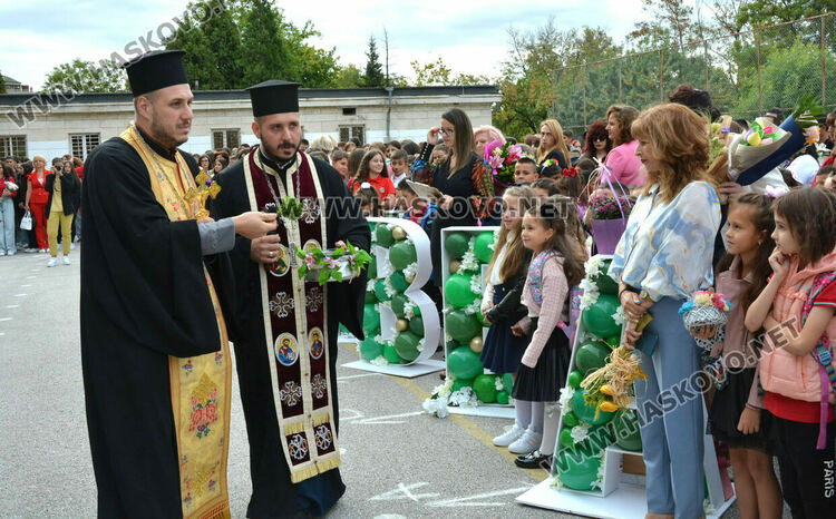 Тържествено откриха учебната година в СУ „Васил Левски“ в Хасково