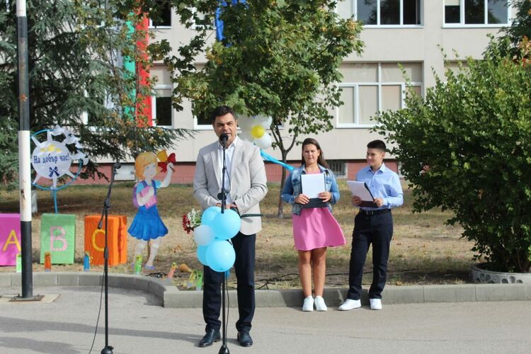 С емоции, радост и мотивация стартира учебната година в Димитровград