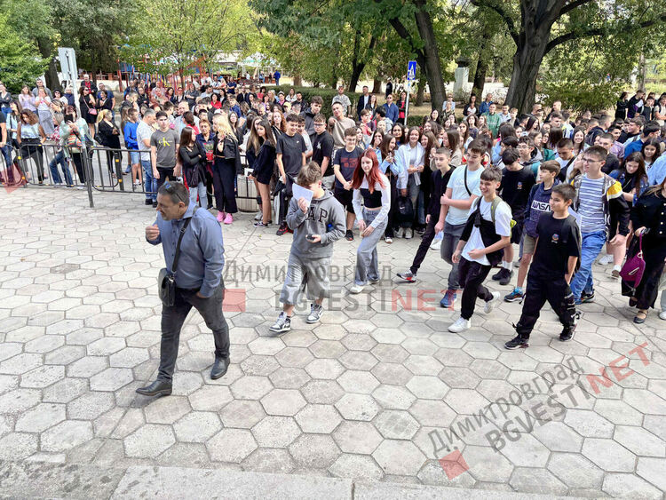 С емоции, радост и мотивация стартира учебната година в Димитровград