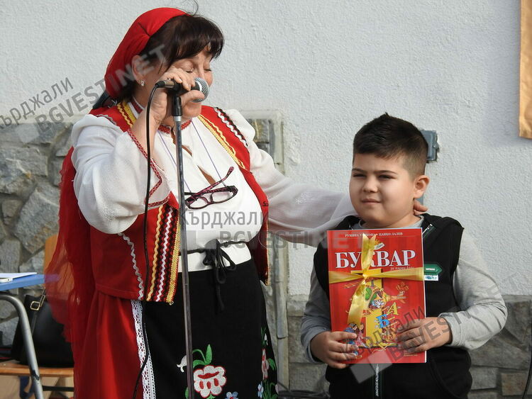 Откриха новата учебна година в „Яворов“,286 деца влязоха в класните стаи