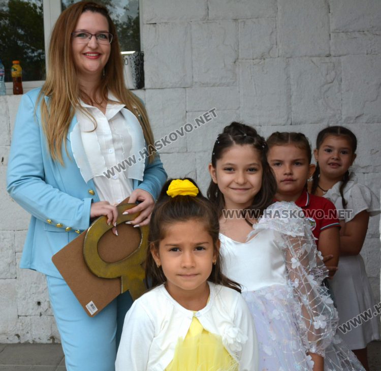 Тържествено откриха учебната година в СУ „Васил Левски“ в Хасково