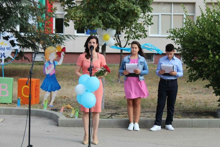 С емоции, радост и мотивация стартира учебната година в Димитровград
