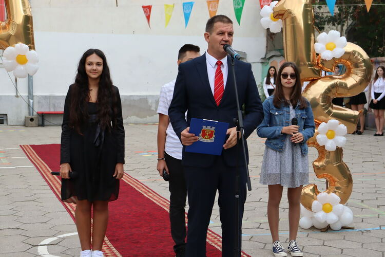 Панда посреща учениците в ОУ „Св. Климент Охридски“