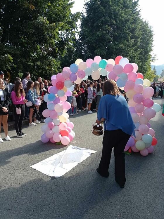 ЧЕСТИТ ПЪРВИ УЧЕБЕН ДЕН!