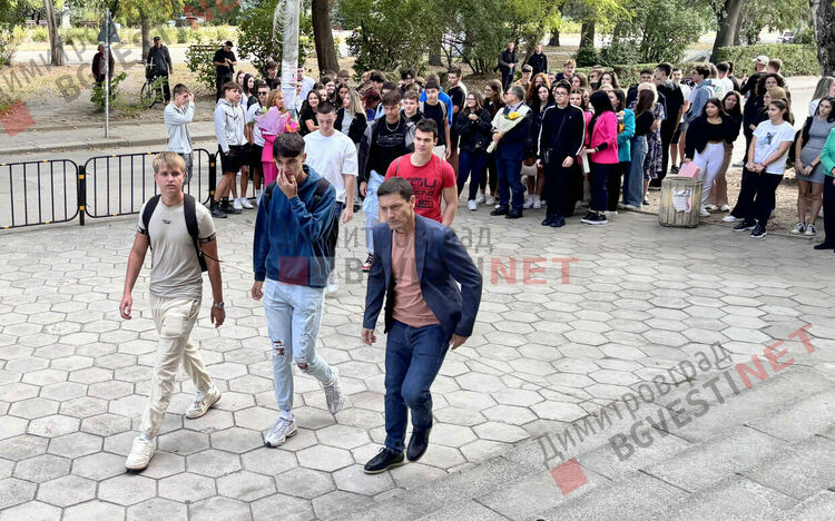 С емоции, радост и мотивация стартира учебната година в Димитровград