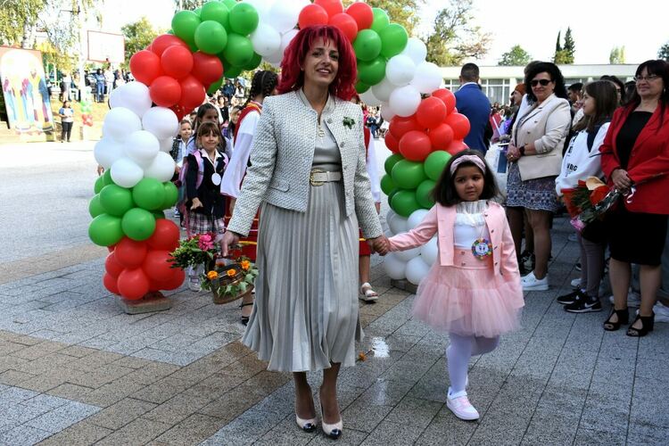 Започна новата учебна година в Асеновград 