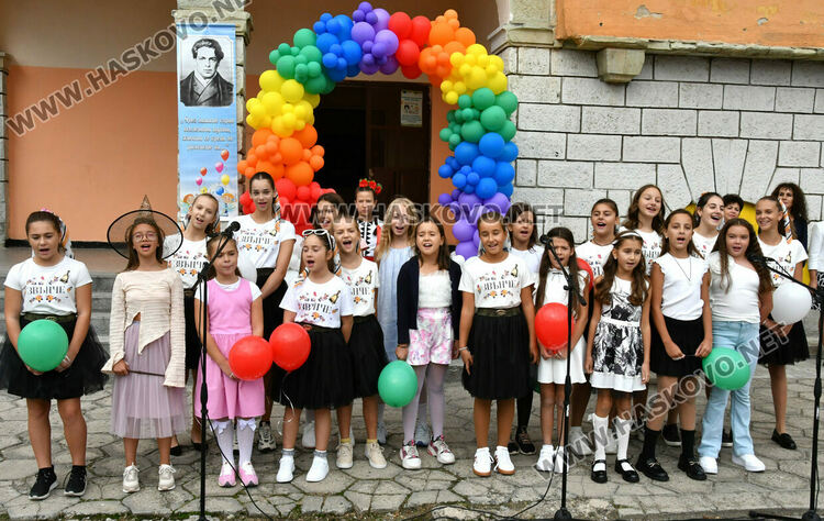 98 първокласници прекрачиха прага на ОУ „Христо Смирненски“ в Хасково