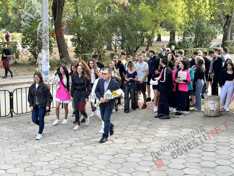 С емоции, радост и мотивация стартира учебната година в Димитровград