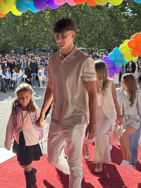 Училища и детски градини откриха учебната година