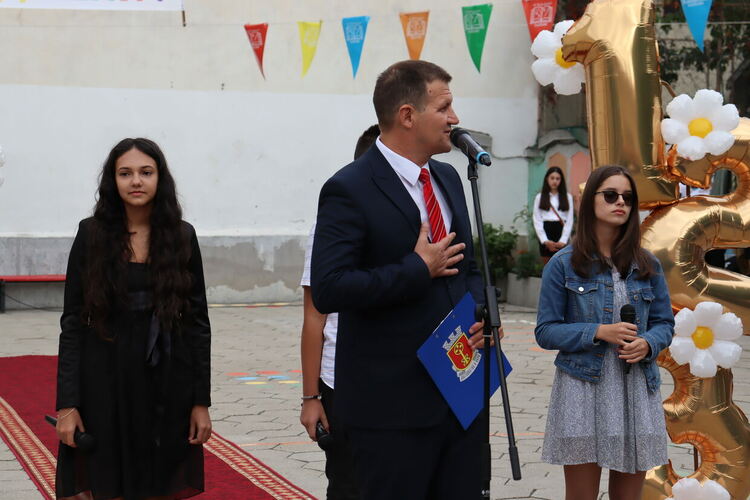 Панда посреща учениците в ОУ „Св. Климент Охридски“