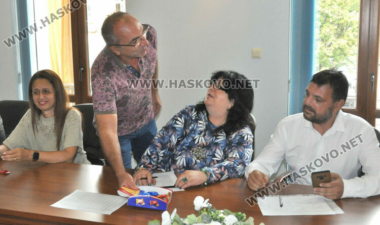 Консултациите за състав на СИК продължиха едва 6 минути