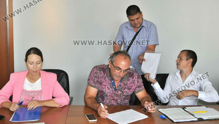 Консултациите за състав на СИК продължиха едва 6 минути