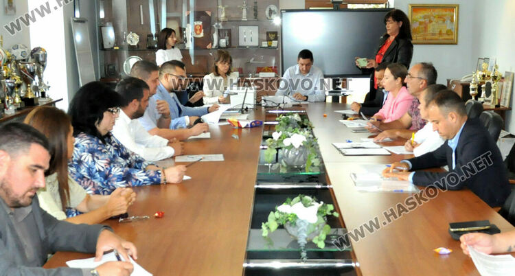 Консултациите за състав на СИК продължиха едва 6 минути