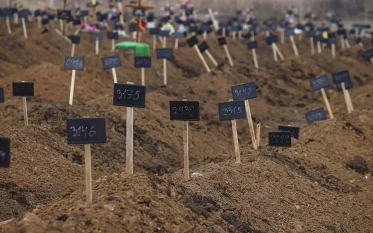 Само при превземането на Мариупол за загинали 8000 души от цивилното население