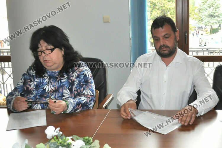 Консултациите за състав на СИК продължиха едва 6 минути