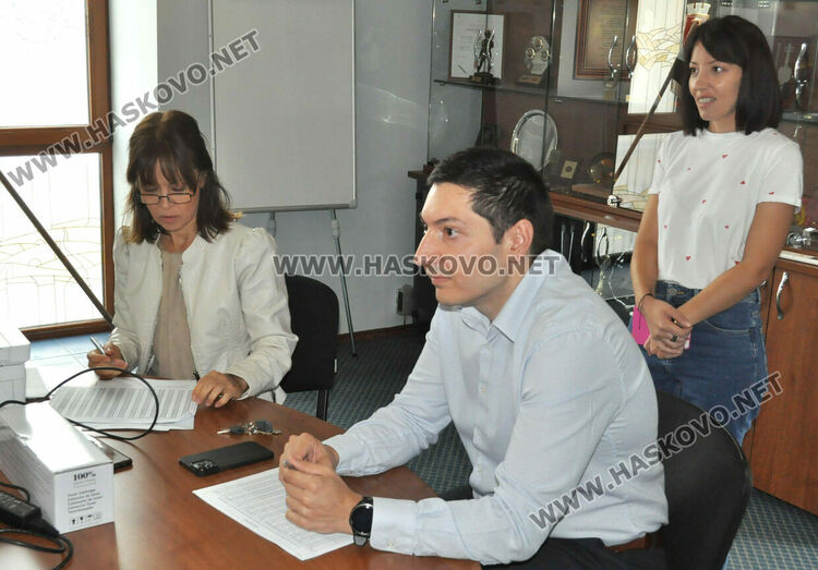 Консултациите за състав на СИК продължиха едва 6 минути