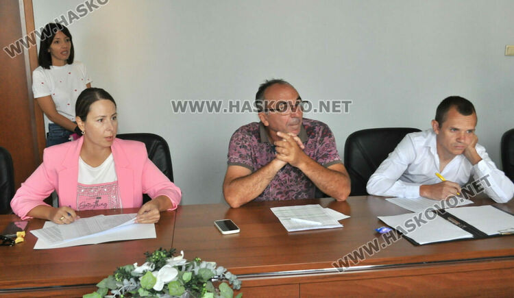 Консултациите за състав на СИК продължиха едва 6 минути