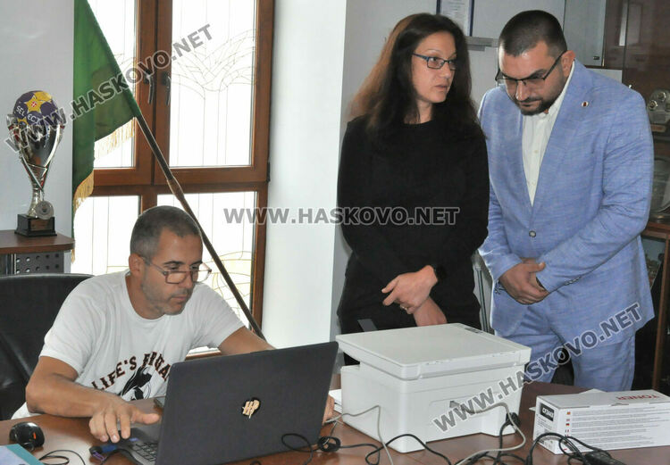 Консултациите за състав на СИК продължиха едва 6 минути