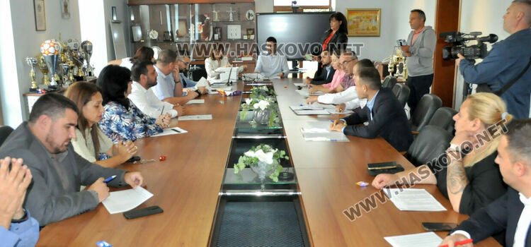 Консултациите за състав на СИК продължиха едва 6 минути