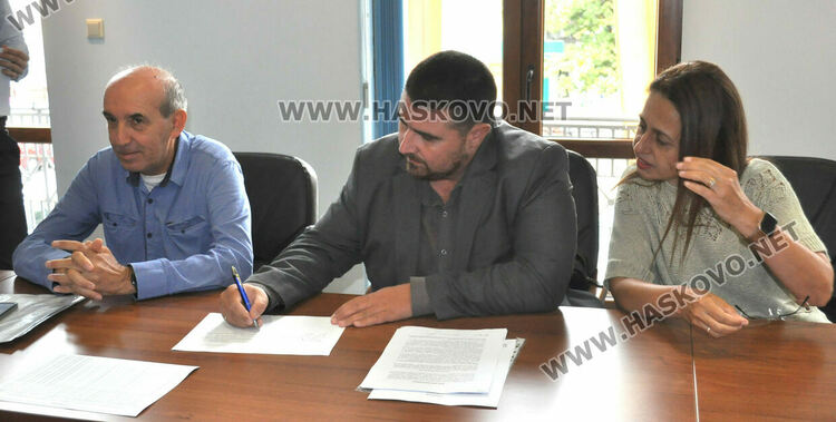 Консултациите за състав на СИК продължиха едва 6 минути