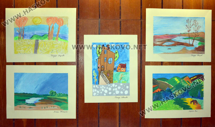 Над 100 творби показват в библиотеката децата от арт школа „Пастело“